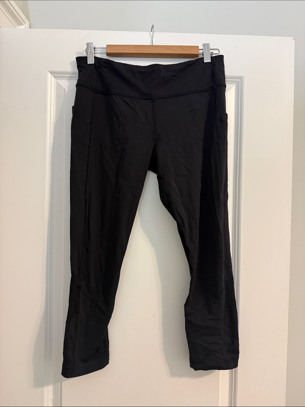 LULU LEMON mid calf/ cropped athletic leggings